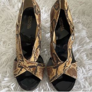 Sexy Micheal Kors heels - snake skin